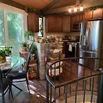 Round Cabin - 5 Min To Bedford Pa - Deck - Hike- Golf